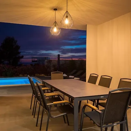 Villa Modern Tonka With Pool And Grill In Porec