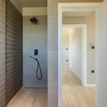 Modern Tonka With Pool And Grill In Porec Villa Tar-Vabriga