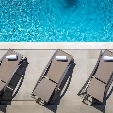 Modern Tonka With Pool And Grill In Porec Villa Tar-Vabriga