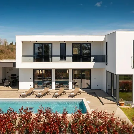 Vila Modern Tonka With Pool And Grill In Porec Tar-Vabriga