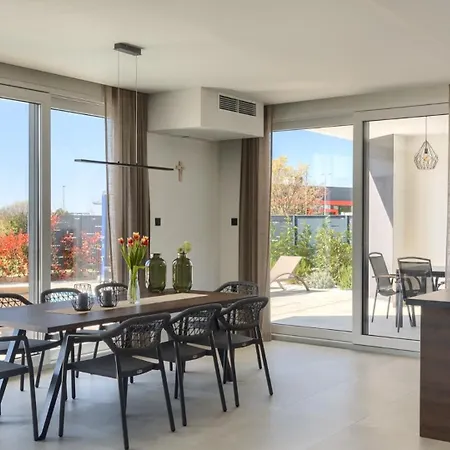 Villa Modern Tonka With Pool And Grill In Porec Tar-Vabriga