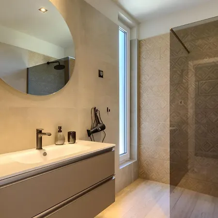 Villa Modern Tonka With Pool And Grill In Porec *