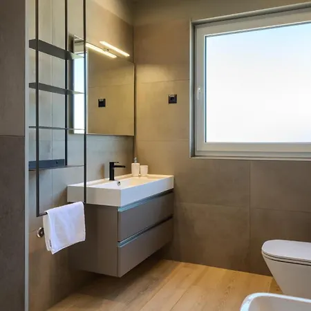 Villa Modern Tonka With Pool And Grill In Porec *