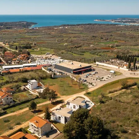 Modern Tonka With Pool And Grill In Porec Villa Tar-Vabriga