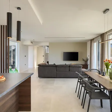 Modern Tonka With Pool And Grill In Porec Villa Tar-Vabriga